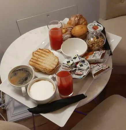 Trastevere Gallery בית הארחה 3*